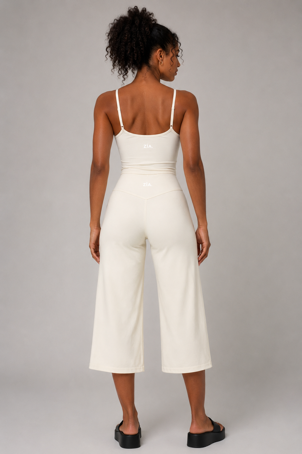 ESSENTIAL Classic Top